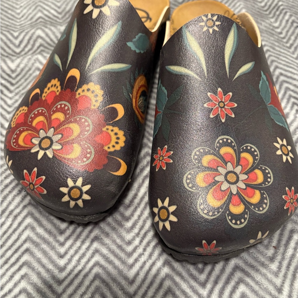 Calceo Patterned Women's Clogs